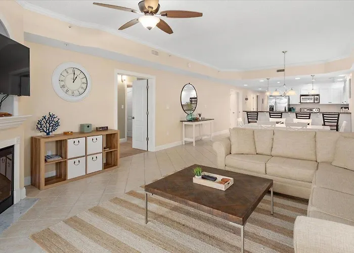 3 Bedroom Ocean Block At Seaside Retreat Just Steps From The Beach! Holiday home *