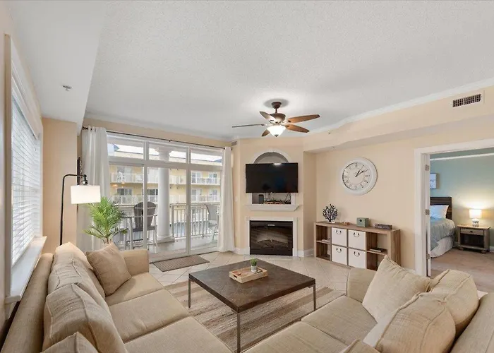 3 Bedroom Ocean Block At Seaside Retreat Just Steps From The Beach!