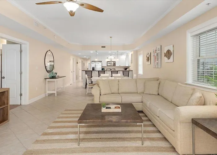 3 Bedroom Ocean Block At Seaside Retreat Just Steps From The Beach!