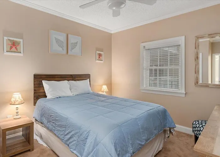 Holiday home 3 Bedroom Ocean Block At Seaside Retreat Just Steps From The Beach! *