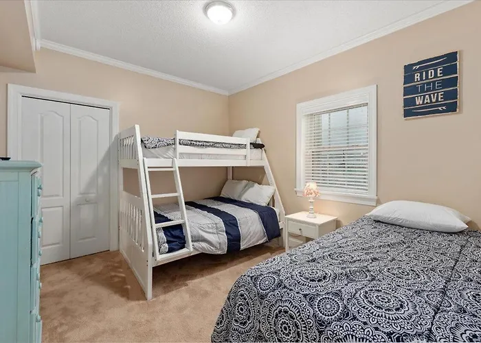Holiday home 3 Bedroom Ocean Block At Seaside Retreat Just Steps From The Beach! *