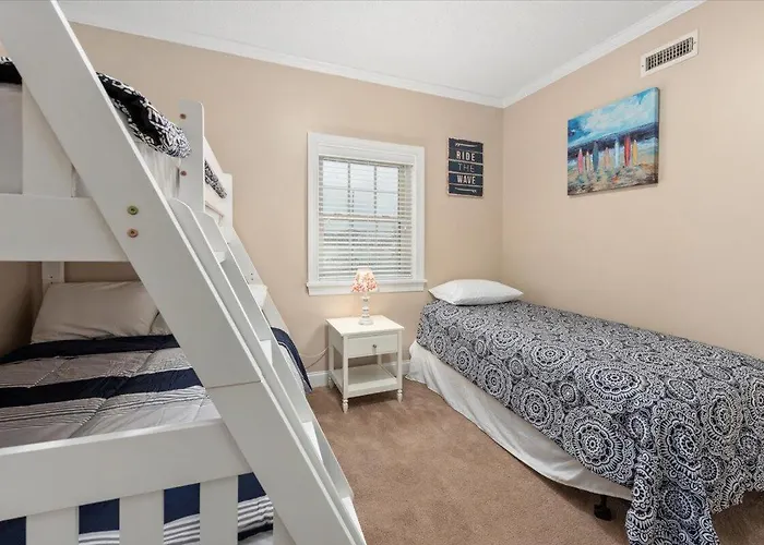 Holiday home 3 Bedroom Ocean Block At Seaside Retreat Just Steps From The Beach!