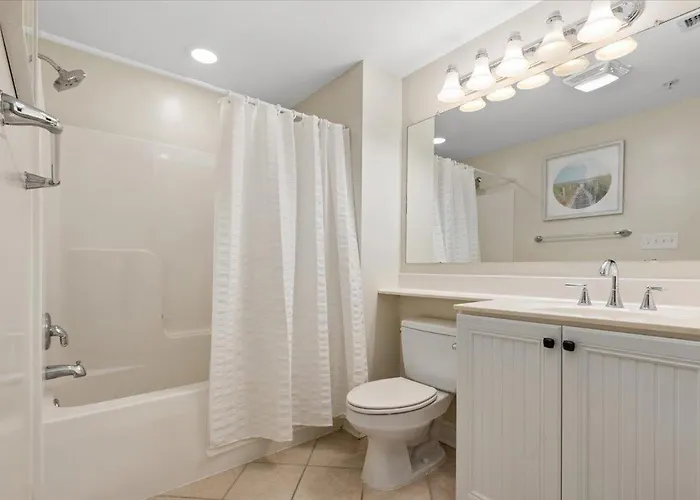 3 Bedroom Ocean Block At Seaside Retreat Just Steps From The Beach!