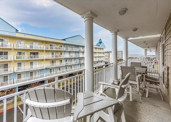 Holiday home 3 Bedroom Ocean Block At Seaside Retreat Just Steps From The Beach! *